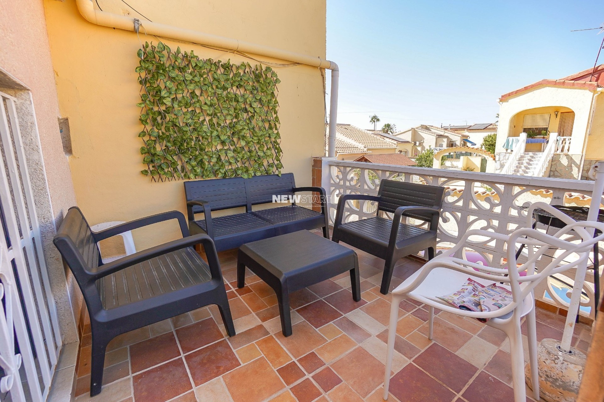 Herverkoop - Rijtjeswoning - La Marina - Urb. La Marina