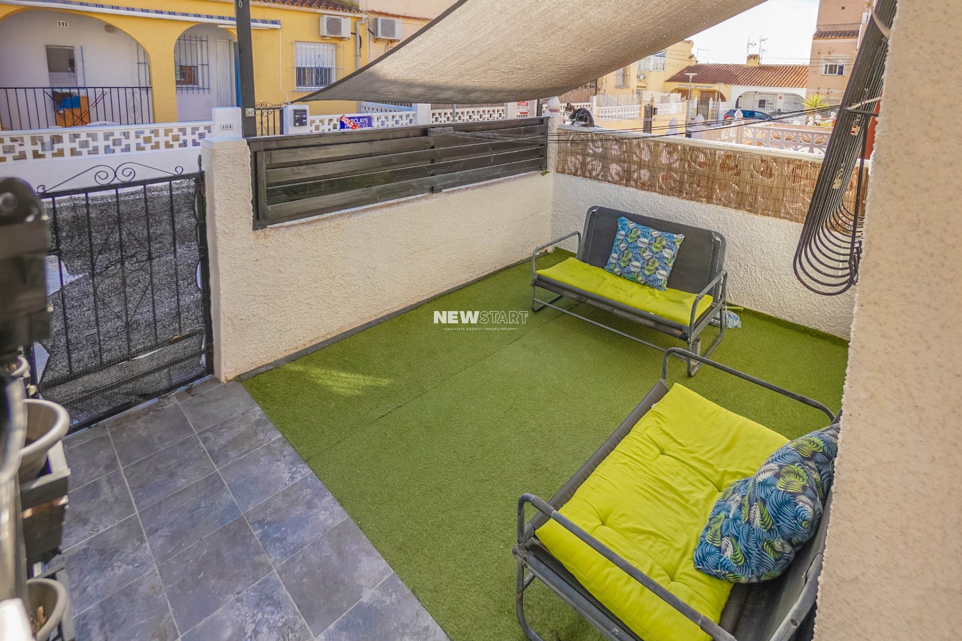 Herverkoop - Rijtjeswoning - La Marina - Urb. La Marina