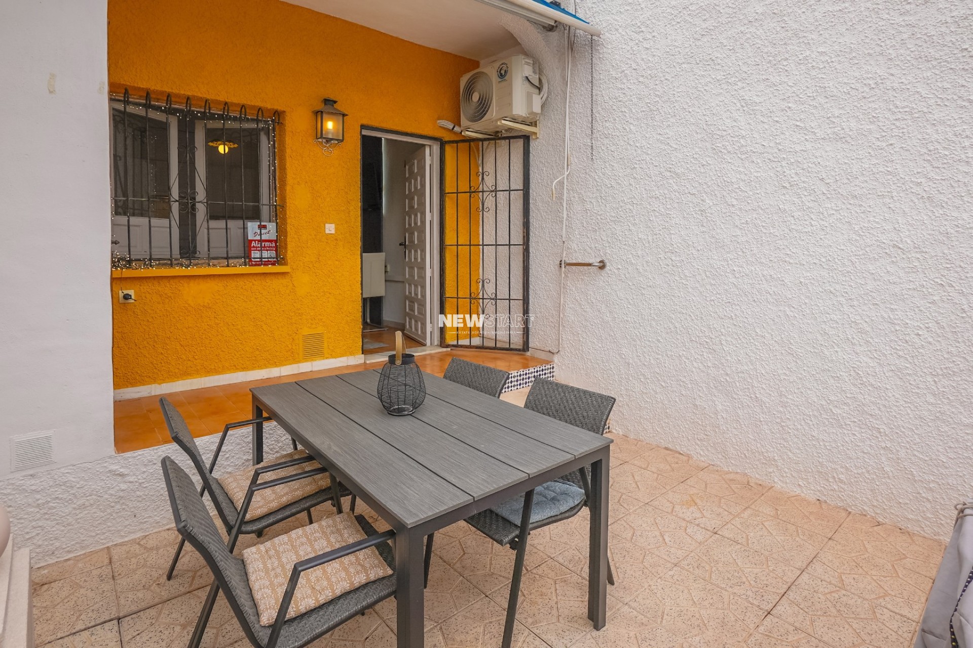 Herverkoop - Rijtjeswoning - La Marina - Urb. La Marina