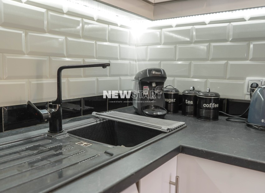 Herverkoop - Rijtjeswoning - La Marina - Urb. La Marina