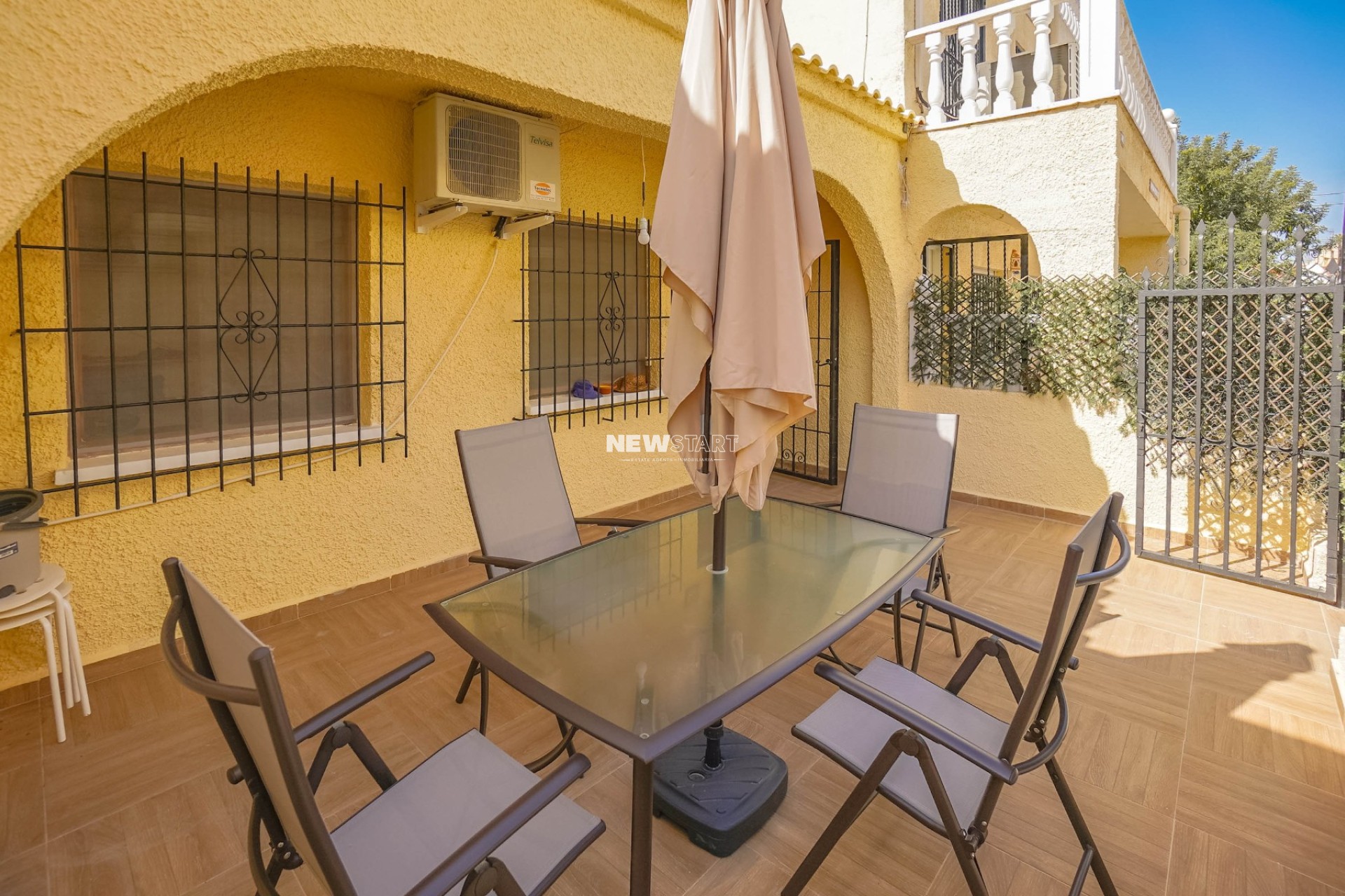 Herverkoop - Rijtjeswoning - La Marina - Urb. La Marina