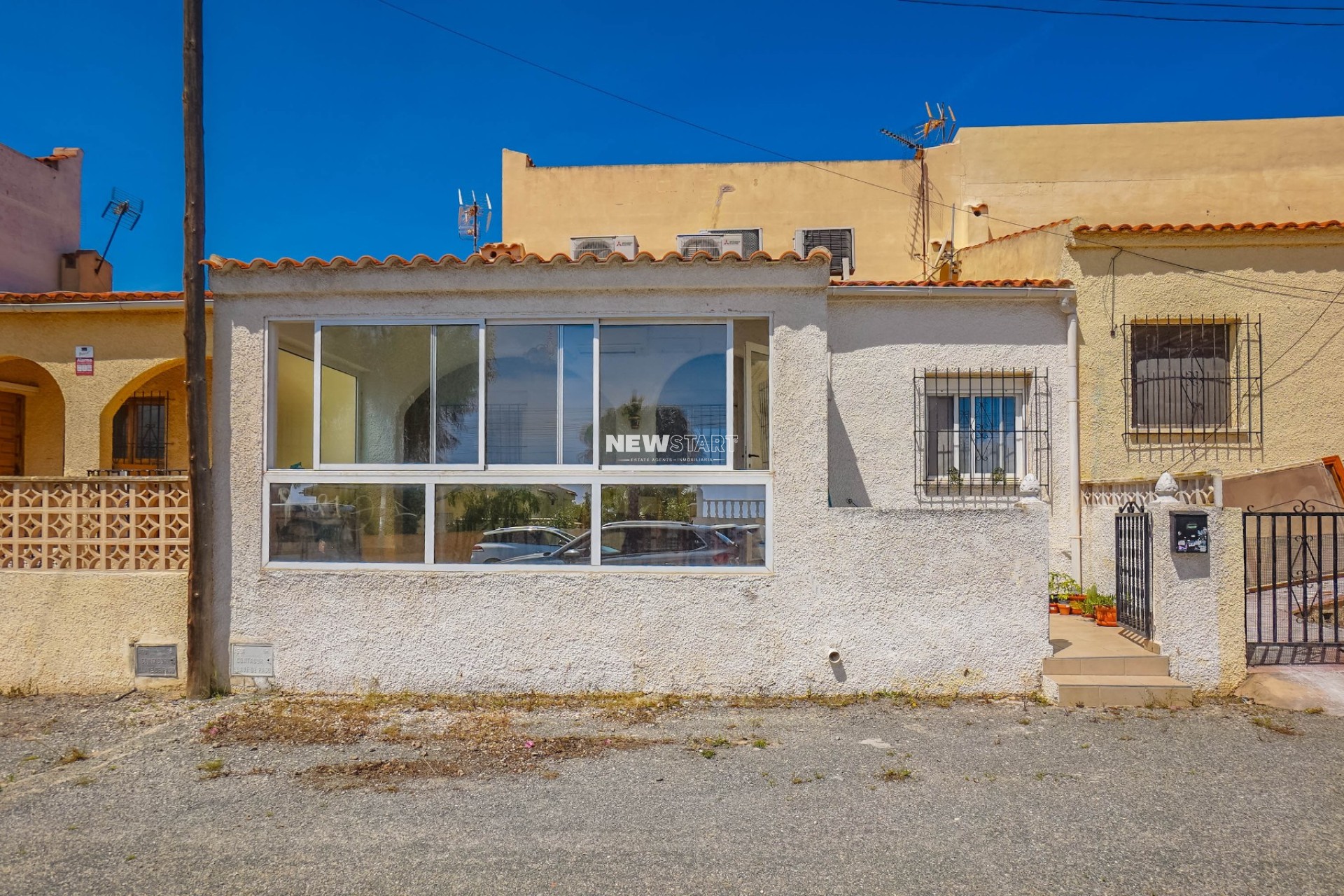 Herverkoop - Rijtjeswoning - La Marina - Urb. La Marina