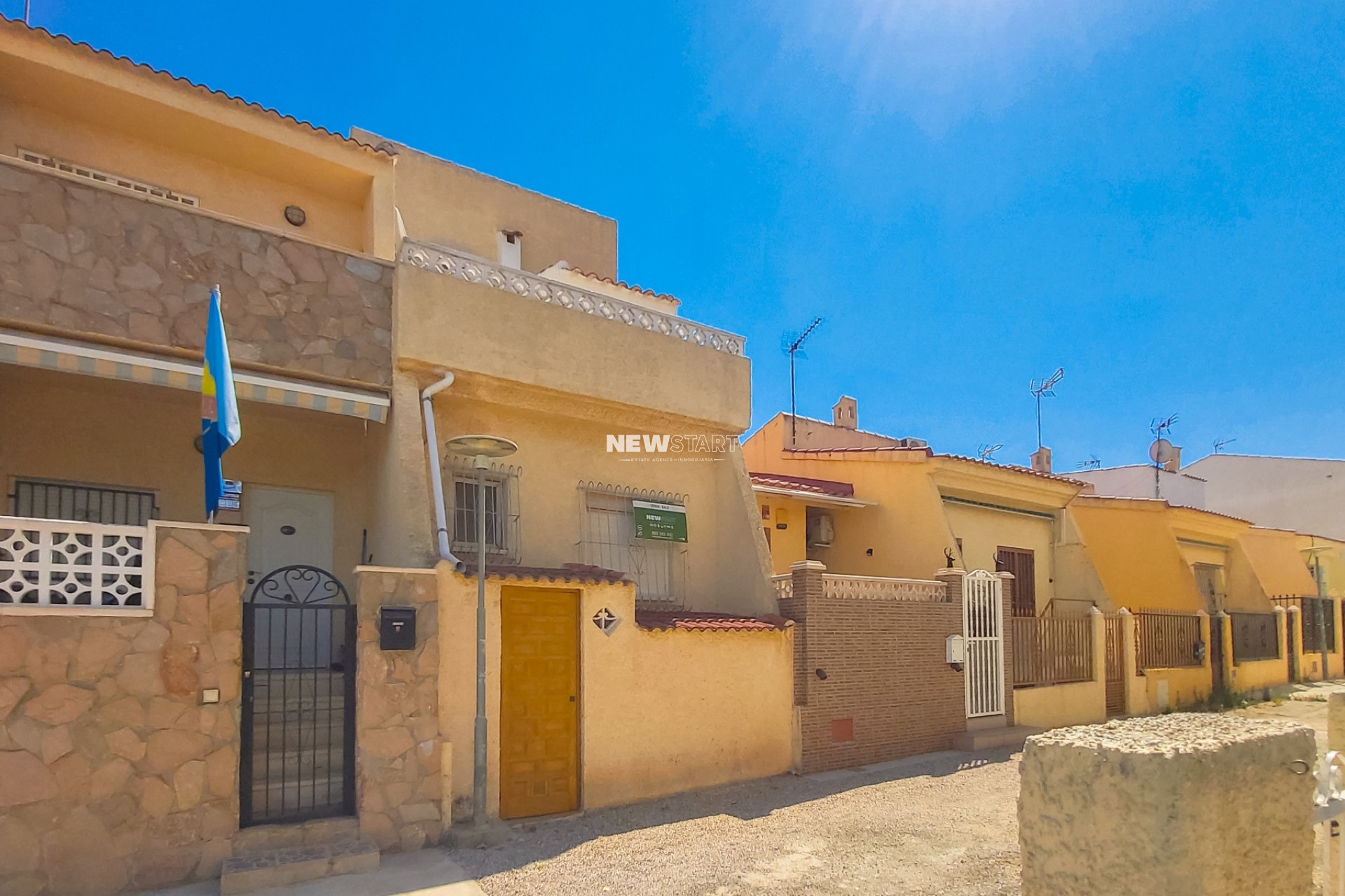 Herverkoop - Rijtjeswoning - La Marina - Urb. La Marina