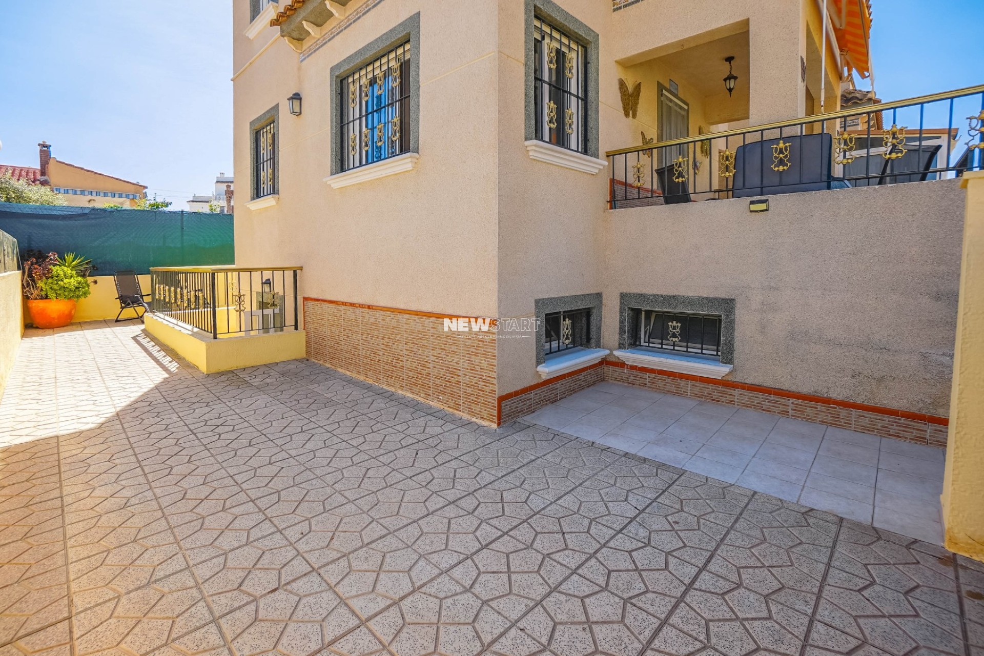 Herverkoop - Twee-onder-een-kapwoning - La Marina - Urb. El Oasis