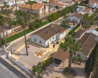 Herverkoop - Villa - La Marina - Urb. El Oasis