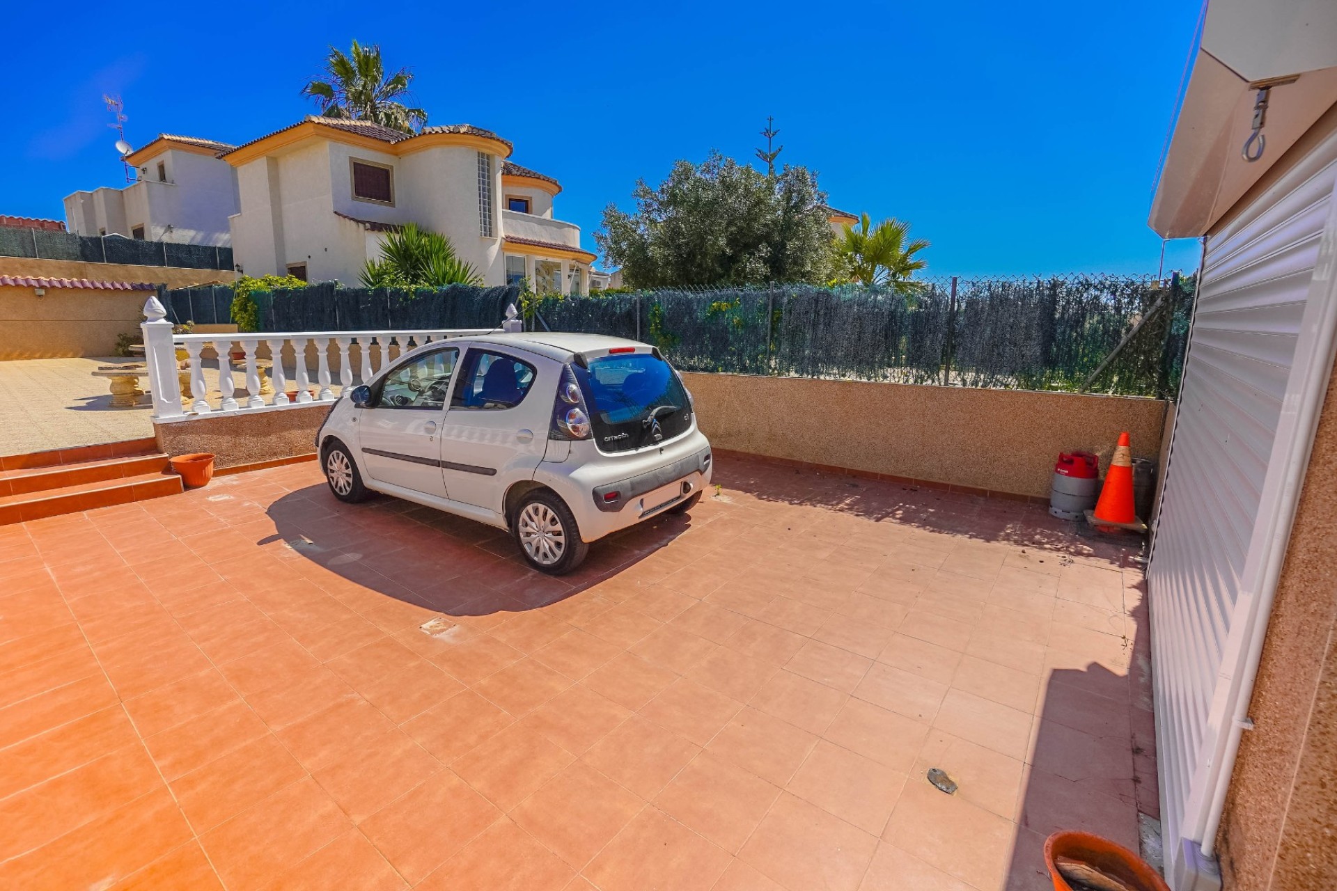 Herverkoop - Villa - La Marina - Urb. La Marina