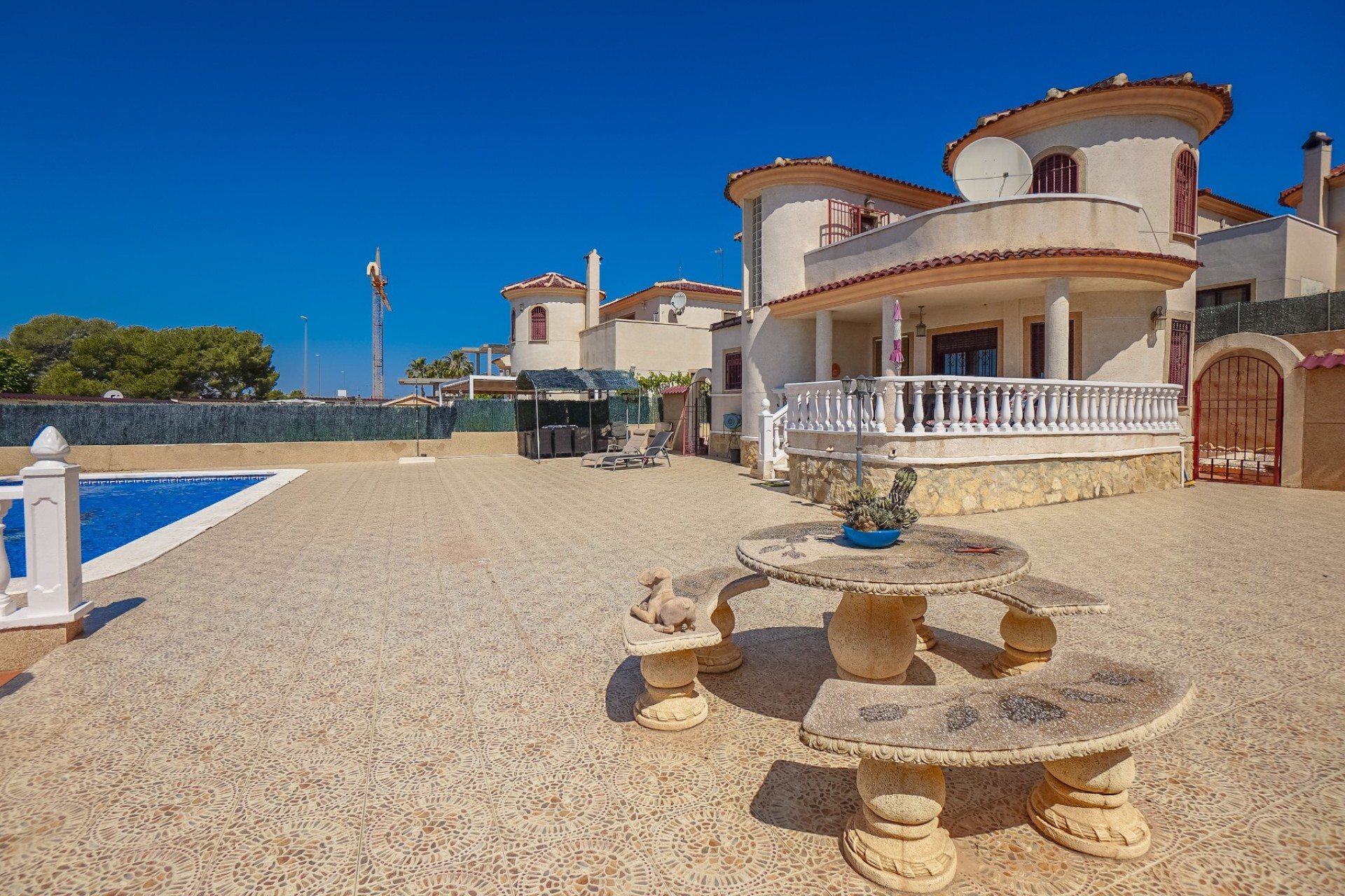 Herverkoop - Villa - La Marina - Urb. La Marina