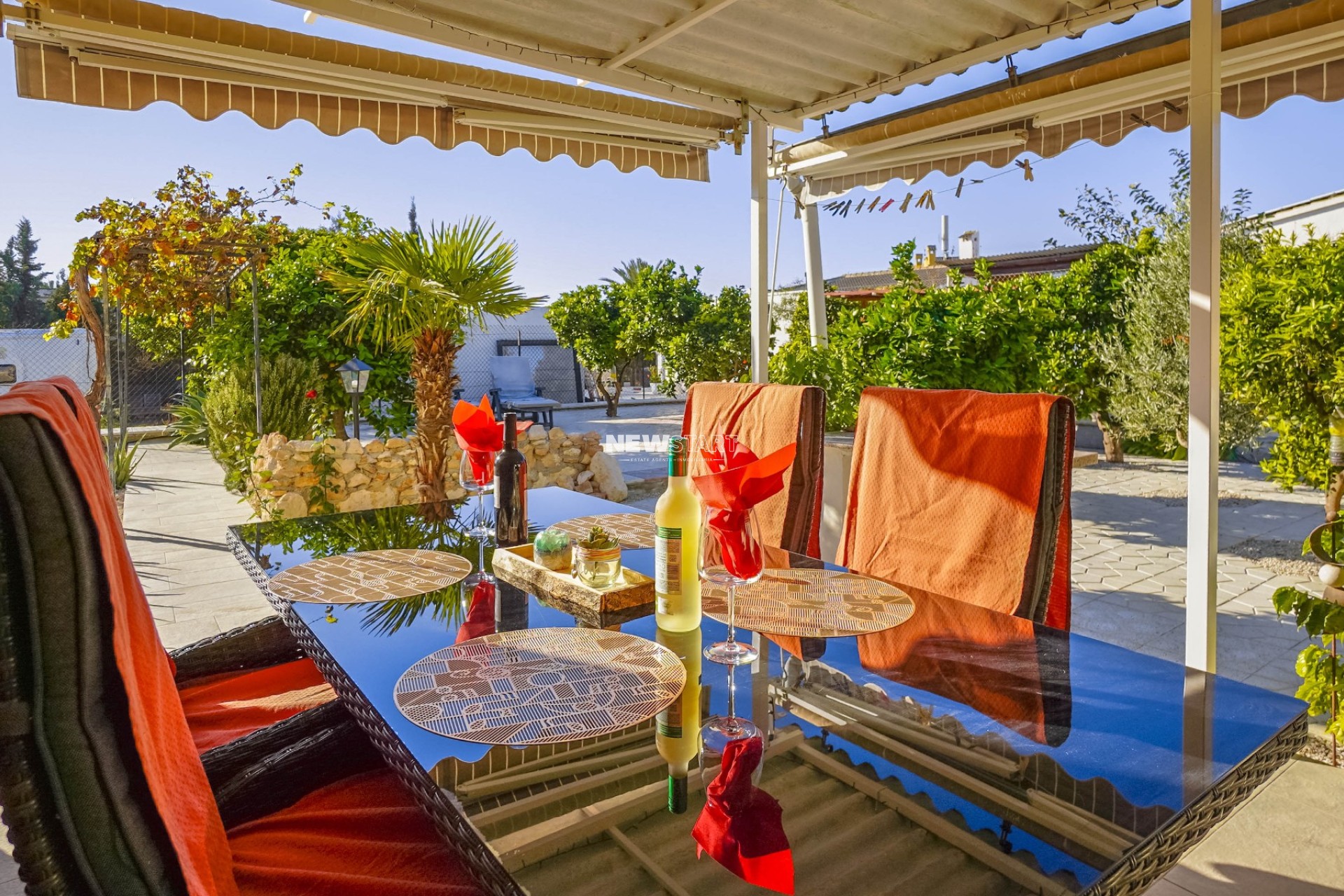 Herverkoop - Vrijstaand - La Marina - Urb. El Oasis