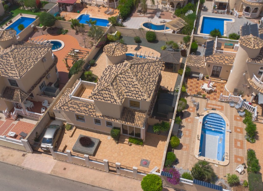 Herverkoop - Vrijstaande Villa - La Marina - Urb. La Marina