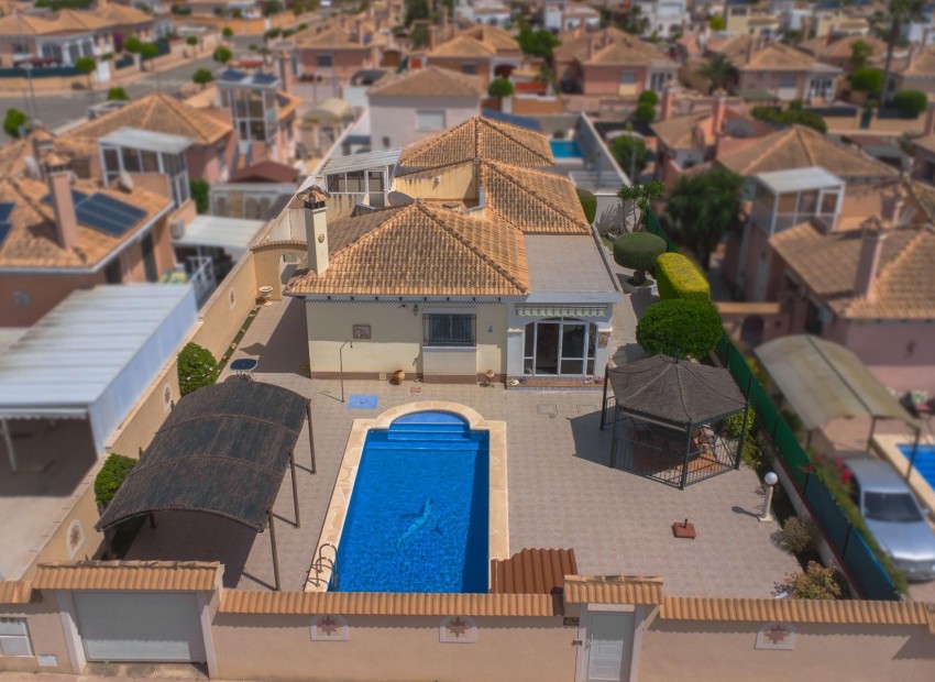Herverkoop - Vrijstaande villa - La Marina - Urb. La Marina
