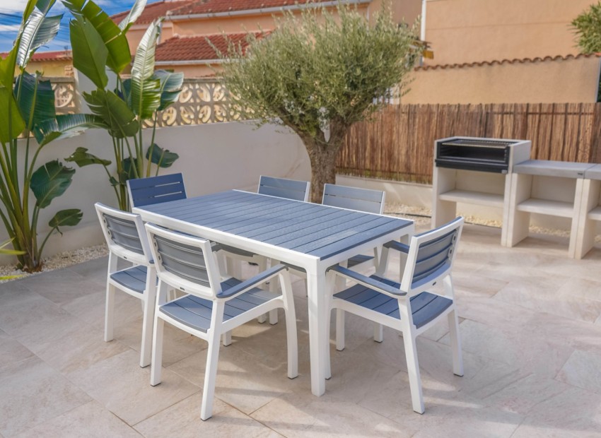Herverkoop - Vrijstaande villa - La Marina - Urb. La Marina