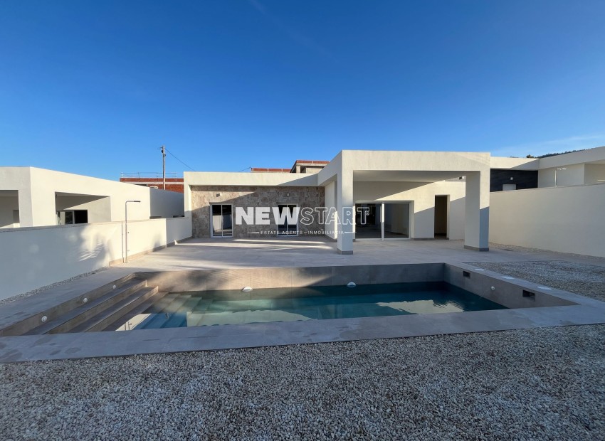 Neue Gebäude - Freistehend - Aspe