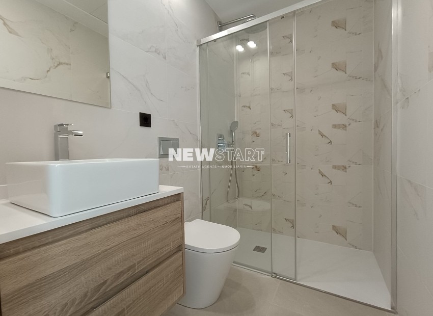 Neue Gebäude - Freistehend - Benijofar