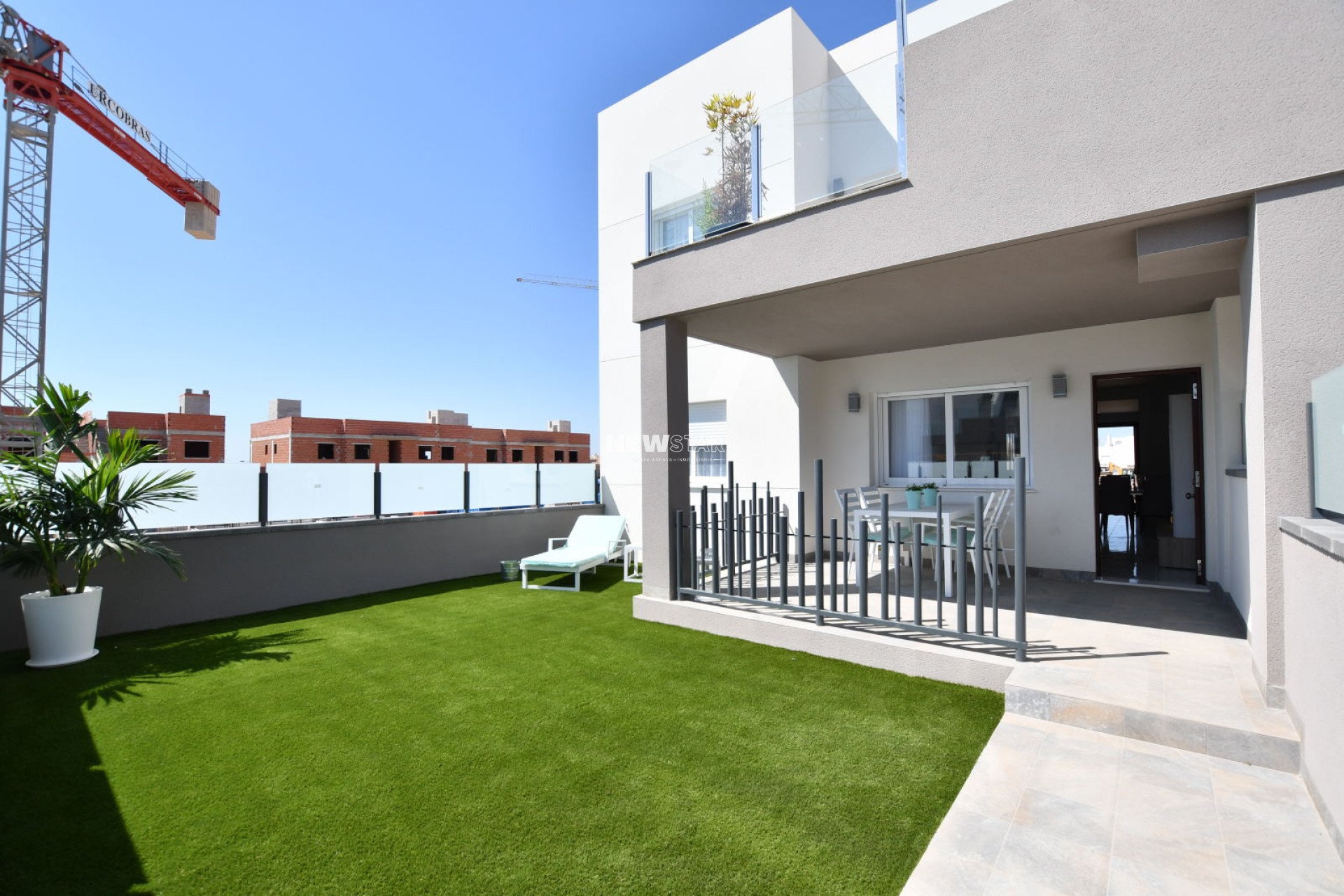 Neue Gebäude - Hoch-Bungalow - San Miguel de Salinas