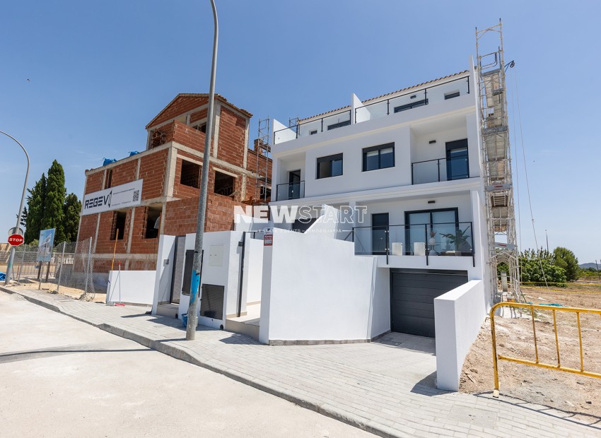 Nieuwbouw Woningen - Twee-onder-een-kapwoning - Rafal