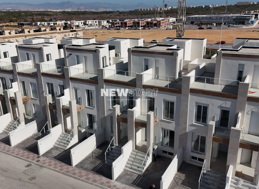 Obra nueva - Adosado - Gran Alacant