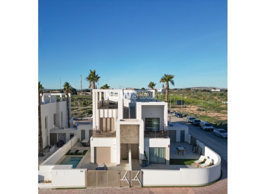 Obra nueva - Adosado - Los Alcázares