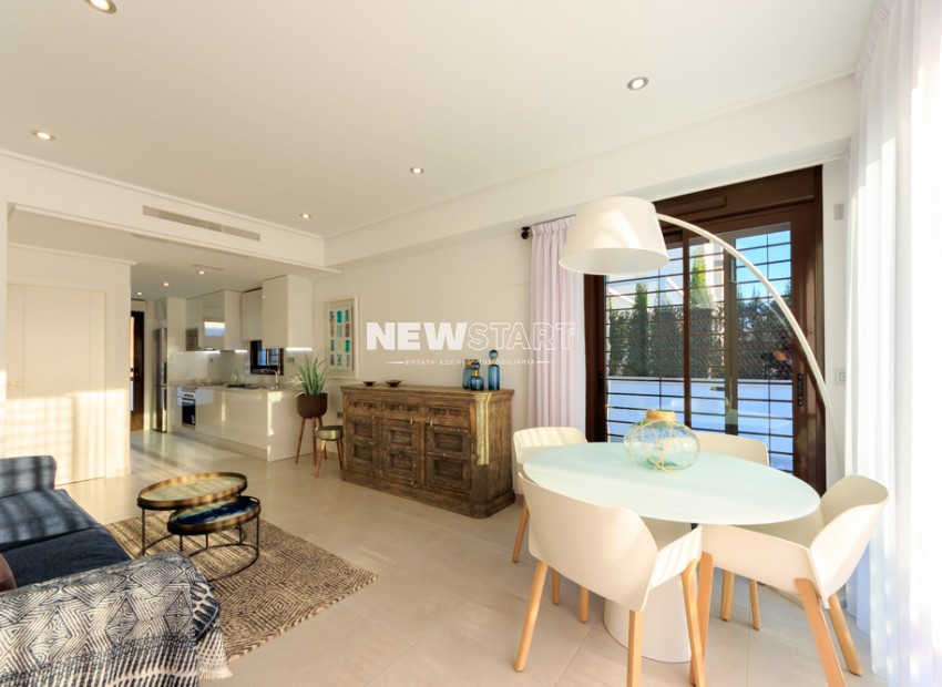 Obra nueva - Adosado - Pilar de la Horadada