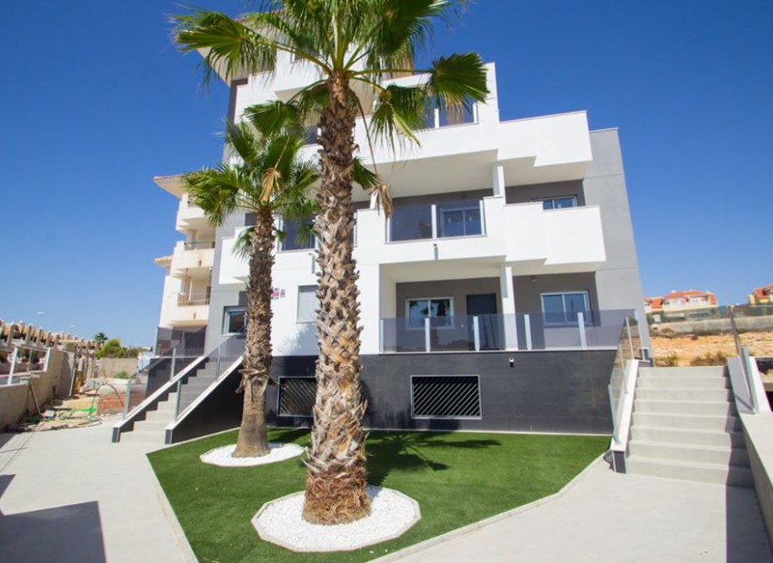 Obra nueva - Apartamento - Res. Las Filipinas