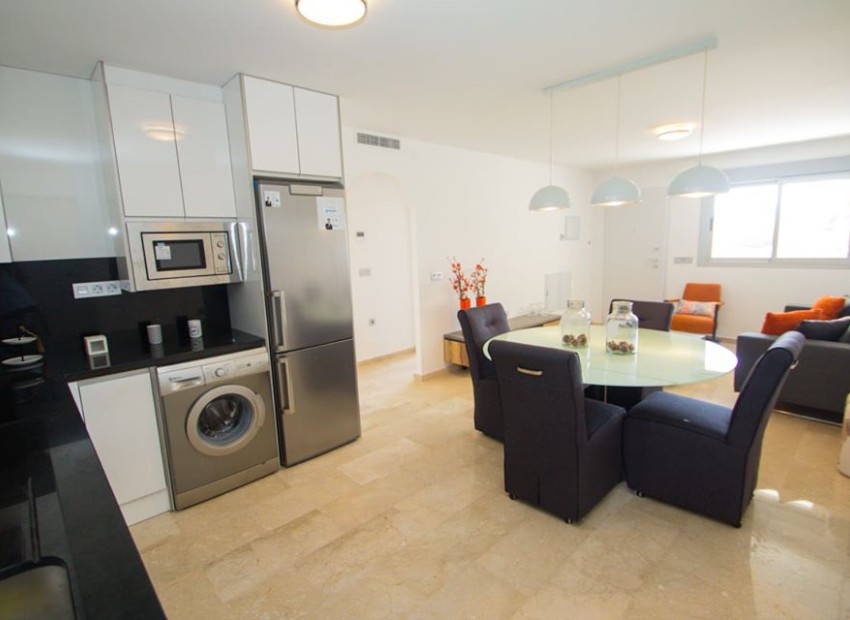 Obra nueva - Apartamento - Res. Las Filipinas