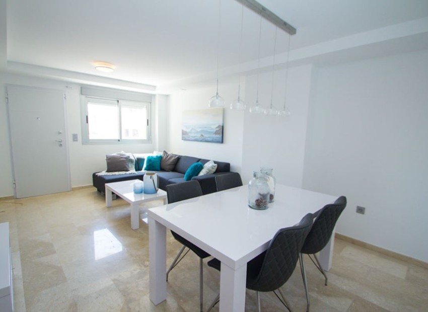 Obra nueva - Apartamento - Res. Las Filipinas