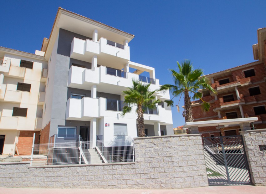 Obra nueva - Apartamento - Res. Las Filipinas