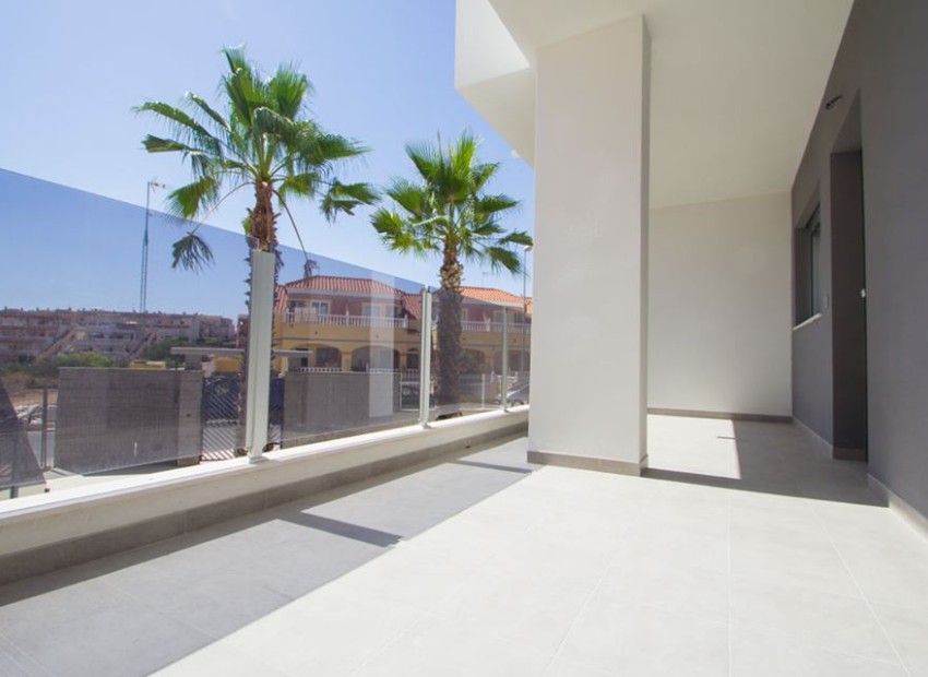Obra nueva - Apartamento - Res. Las Filipinas