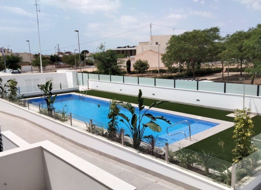 Obra nueva - Bungalow alto - Pilar de la Horadada