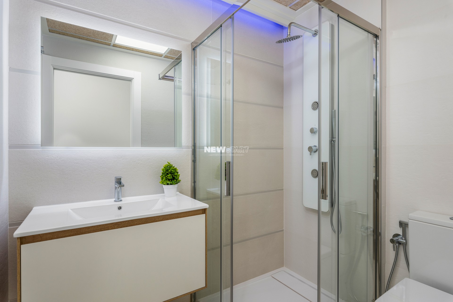 Obra nueva - Bungalow alto - Torrevieja