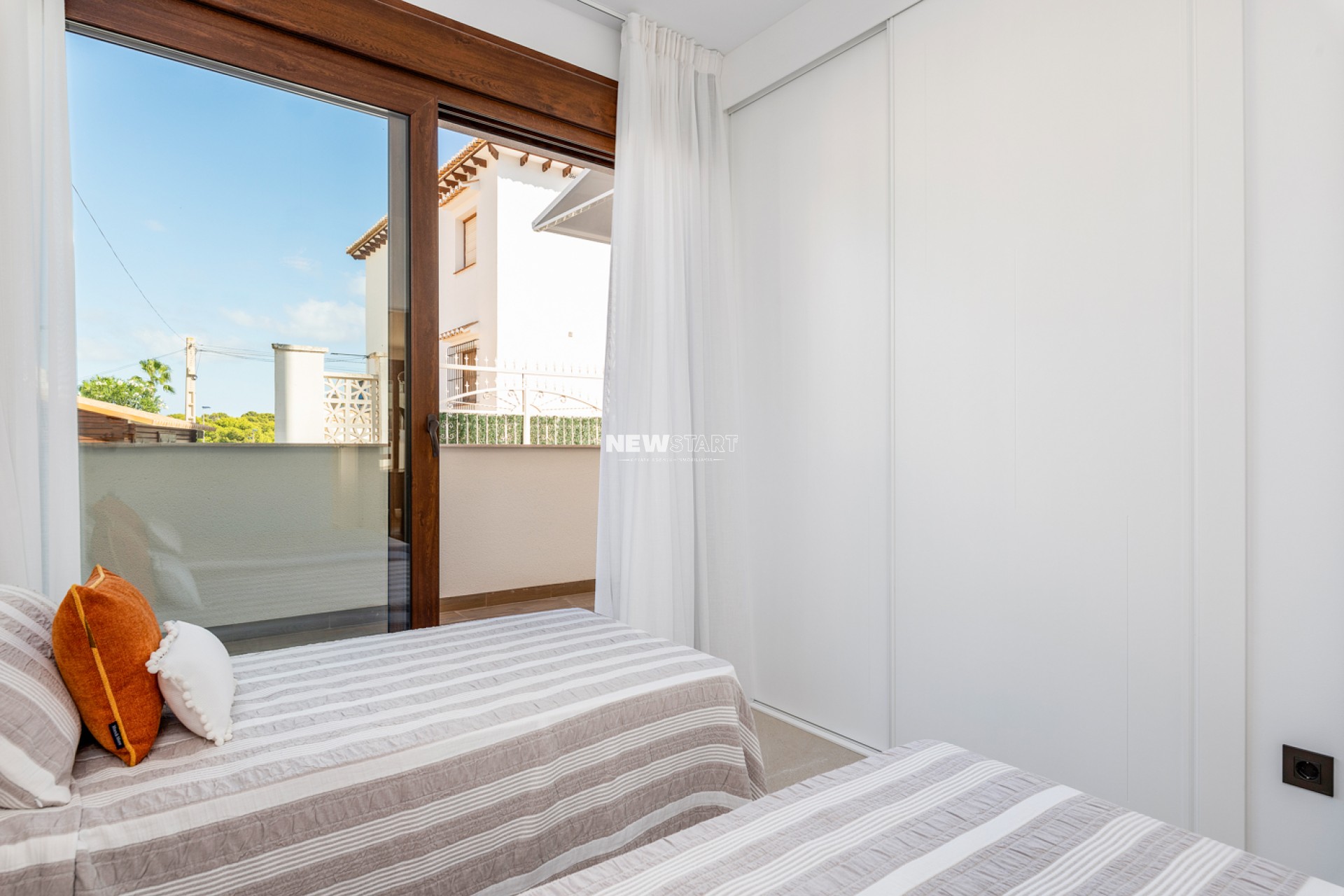 Obra nueva - Bungalow alto - Torrevieja