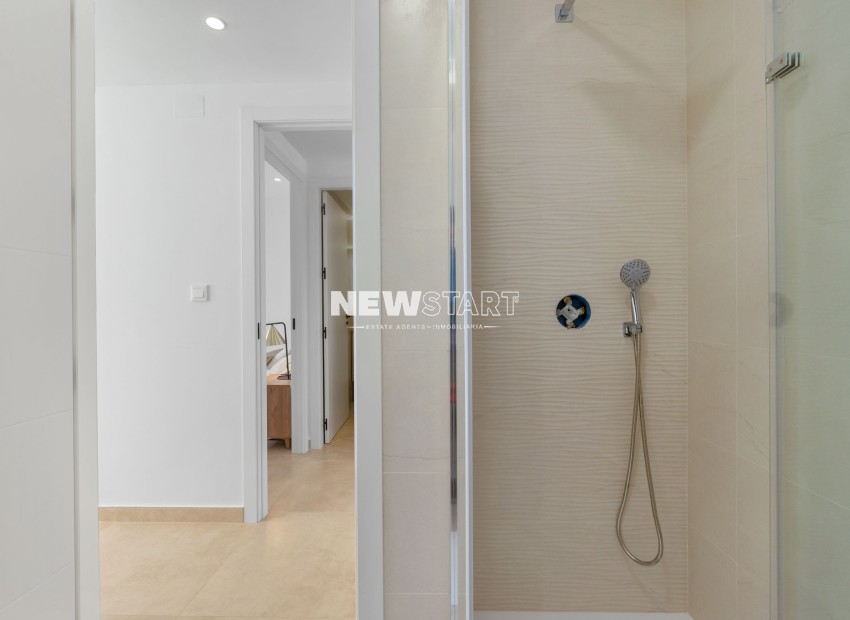 Obra nueva - Bungalow alto - Torrevieja