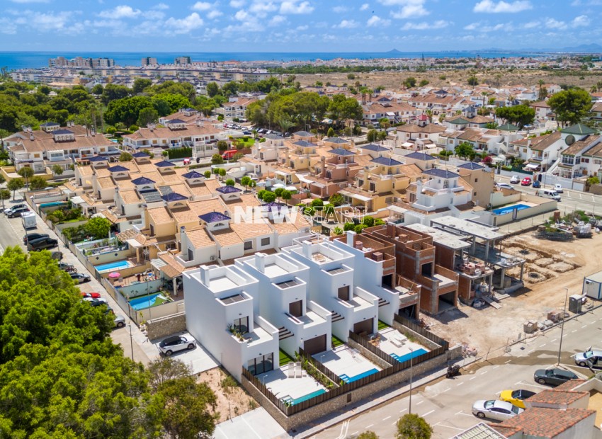 Obra nueva - Villa - Pilar de la Horadada