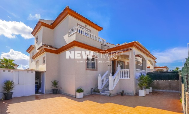 Quad - Resale - La Marina - Urb. La Marina