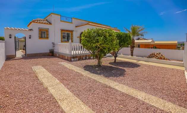 Quad / Semi-Detached - Resale - La Marina - Urb. La Marina