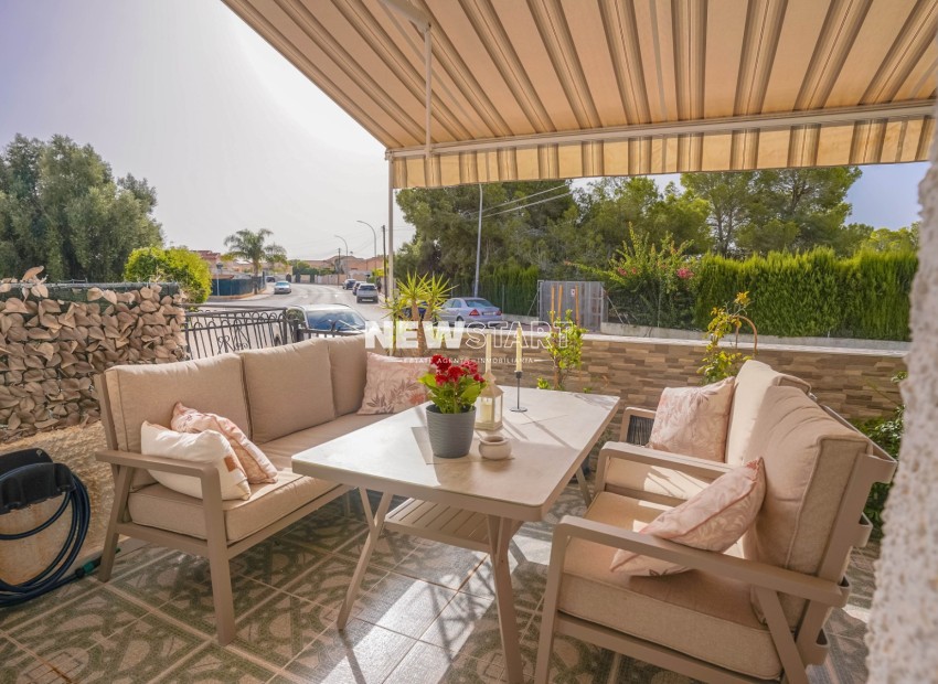 Resale - Bungalow - La Marina - Urb. La Marina