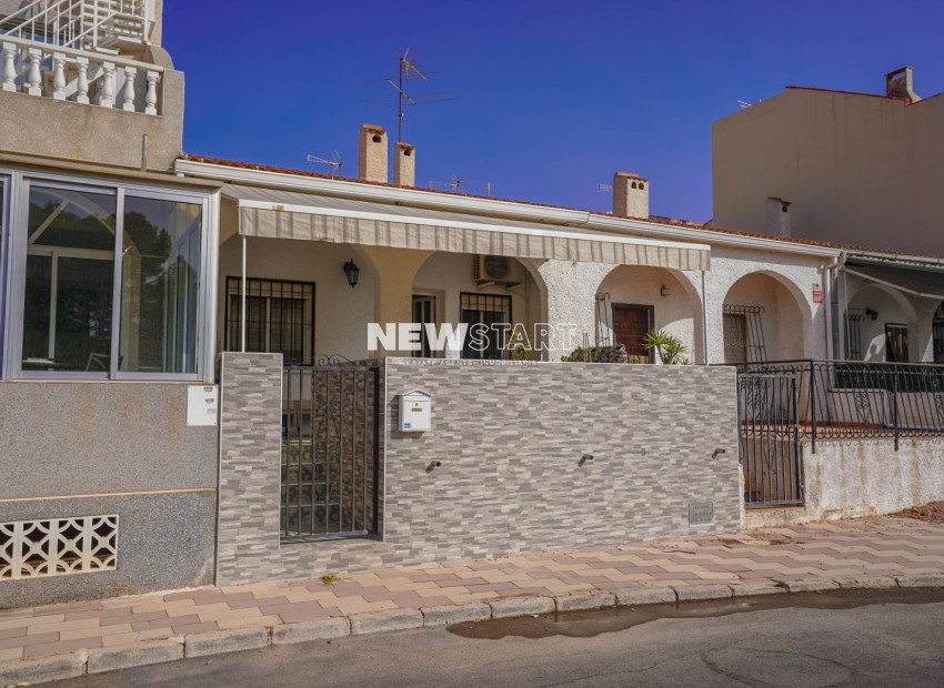 Resale - Bungalow - La Marina - Urb. La Marina