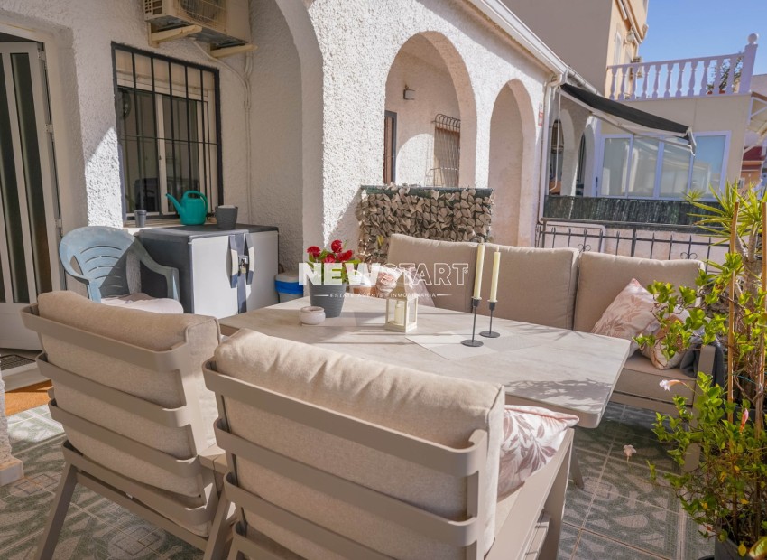Resale - Bungalow - La Marina - Urb. La Marina