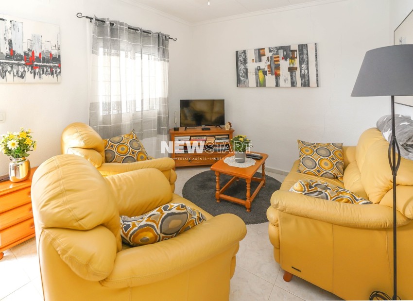 Resale - Bungalow - La Marina - Urb. La Marina