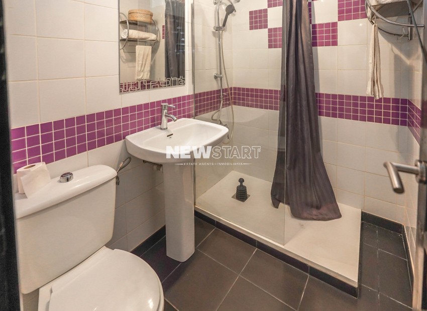 Resale - Bungalow - La Marina - Urb. La Marina