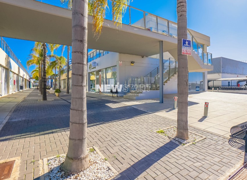 Resale - Commercial - La Marina - Urb. La Marina