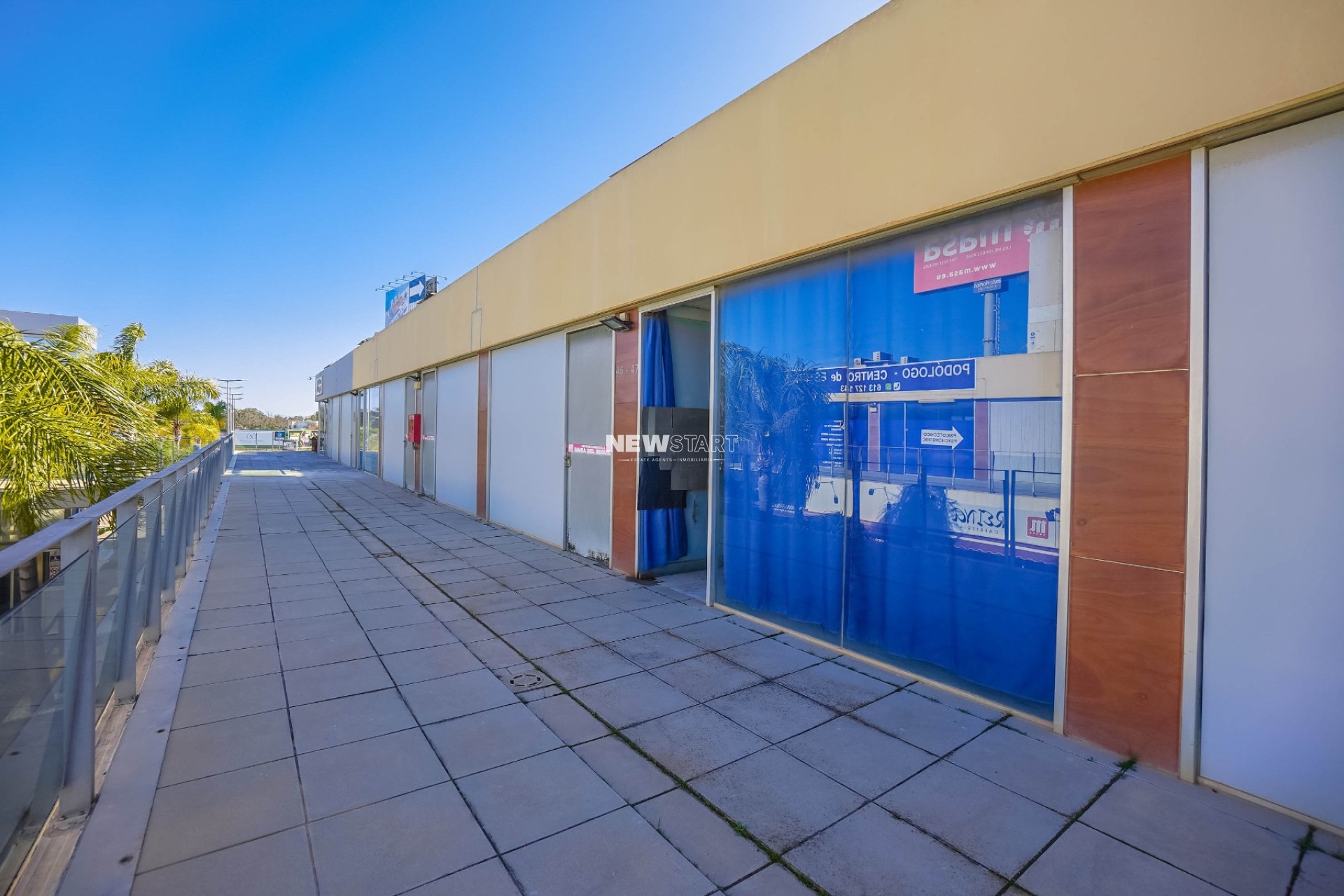 Resale - Commercial - La Marina - Urb. La Marina