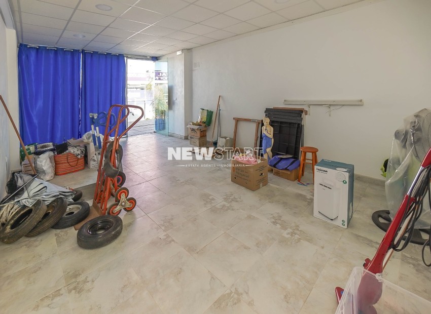 Resale - Commercial - La Marina - Urb. La Marina