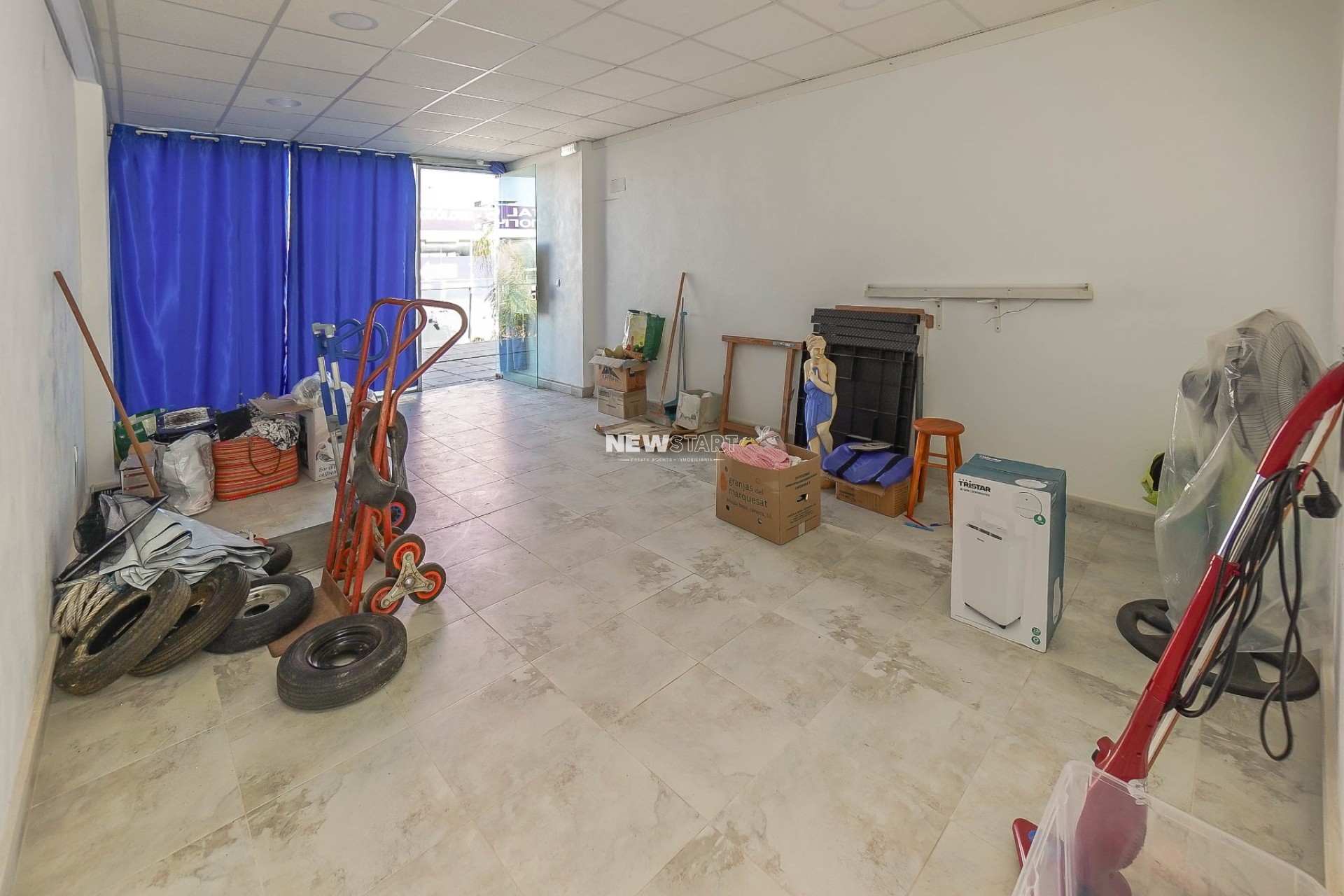 Resale - Commercial - La Marina - Urb. La Marina