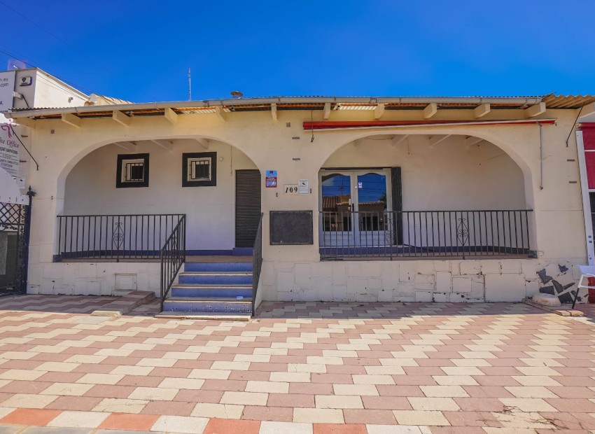 Resale - Commercial - La Marina - Urb. La Marina
