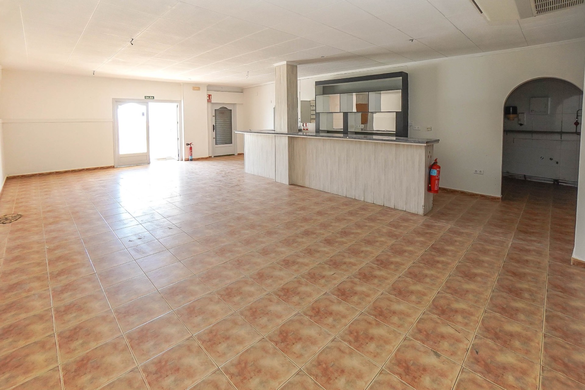 Resale - Commercial - La Marina - Urb. La Marina