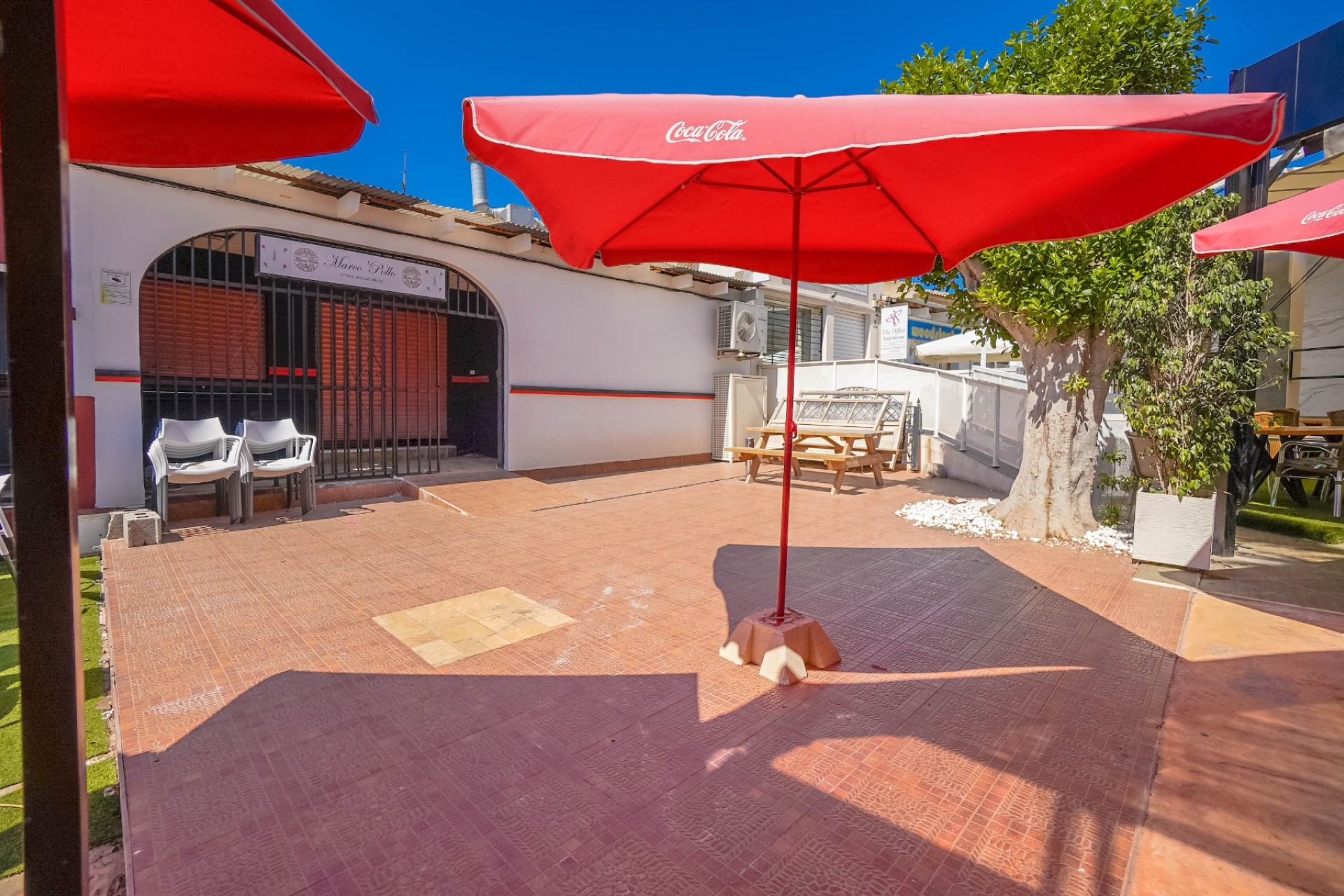 Resale - Commercial - La Marina - Urb. La Marina