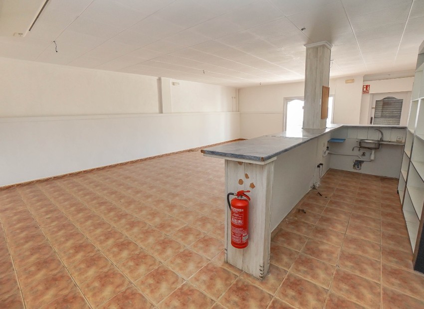 Resale - Commercial - La Marina - Urb. La Marina