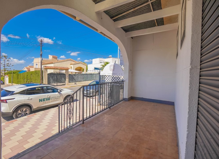 Resale - Commercial - La Marina - Urb. La Marina