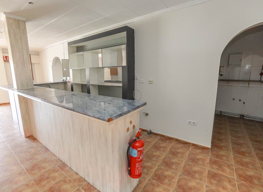 Resale - Commercial - La Marina - Urb. La Marina