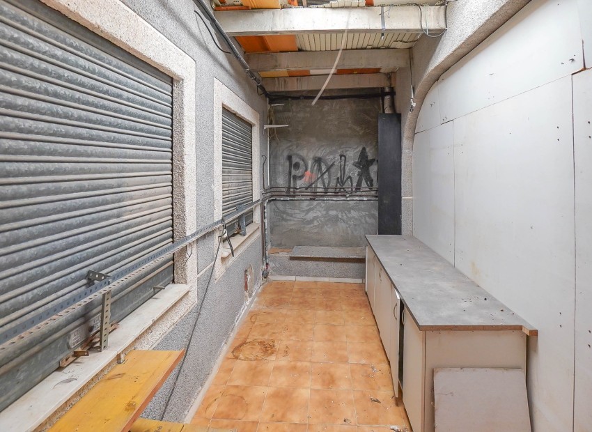 Resale - Commercial - La Marina - Urb. La Marina